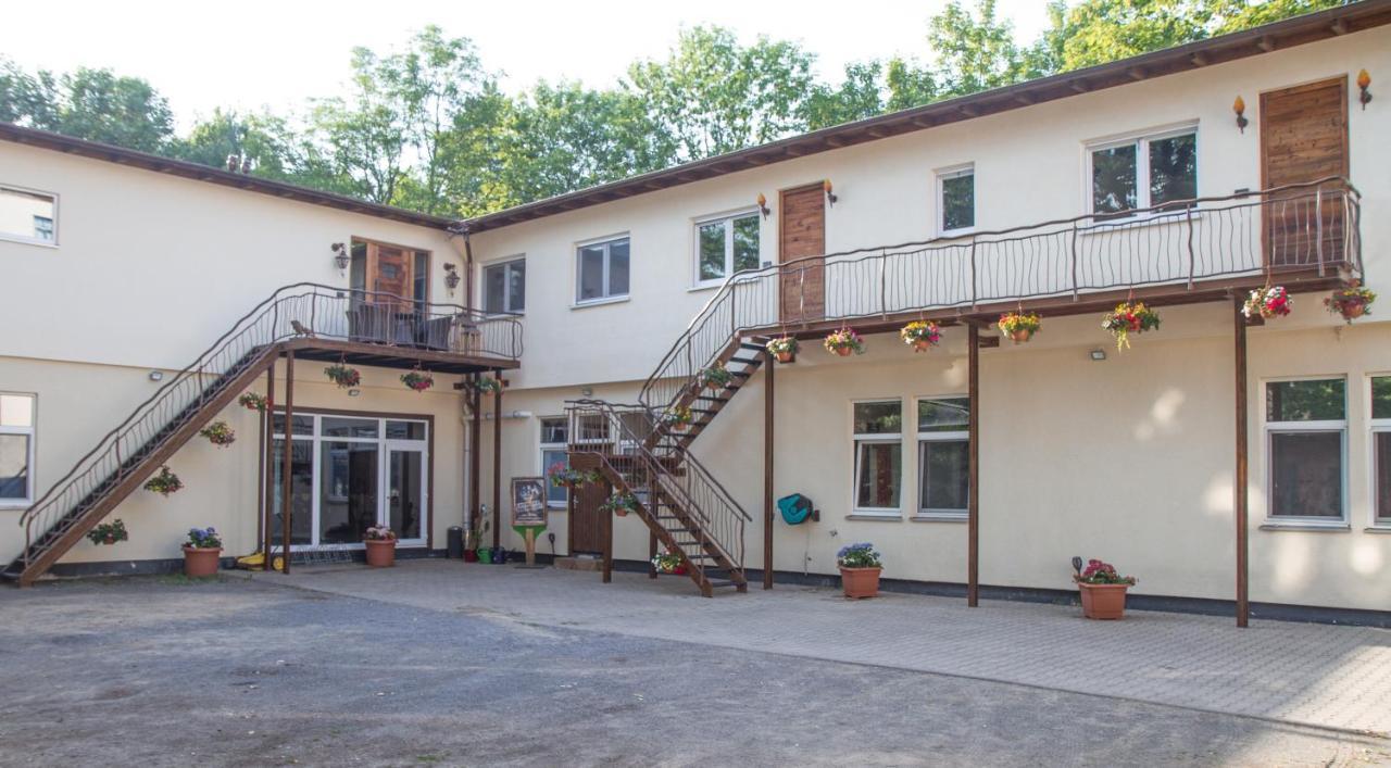 Apartment Black Der Sportschule Badura Λειψία Εξωτερικό φωτογραφία